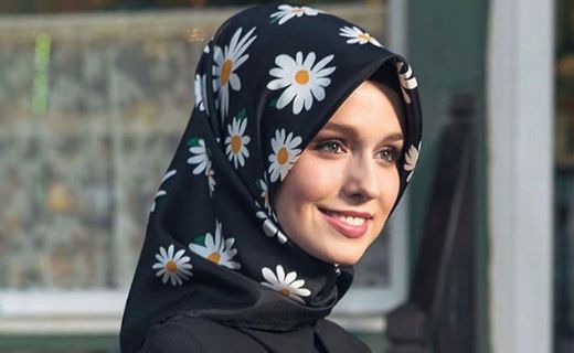 Esarp Bağlamanın Püf Noktaları Nelerdir?